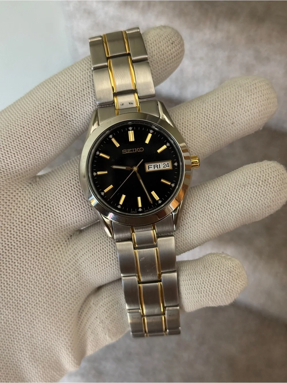 Seiko Black Dial Two-Tone Gold & Silver Bracelet Watch day date Mens Watch